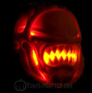 Illustration for article titled Incredible but Real: Science Fiction and Fantasy Pumpkin Carvings!